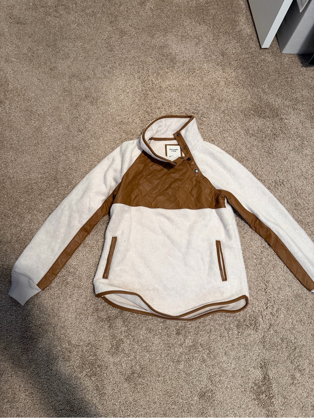 Abercrombie & Fitch Cream and Brown Quilted Pullover Sweater